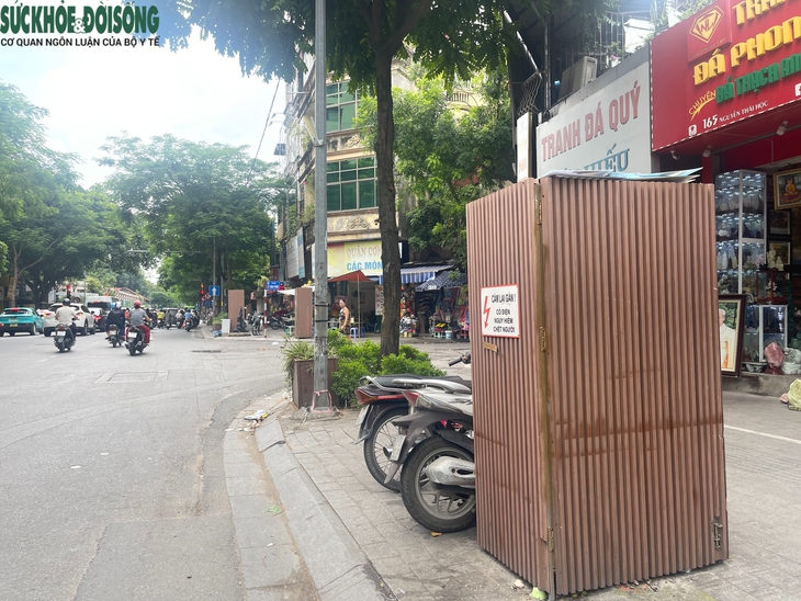 Loạt tủ điện ở Hà Nội được ‘khoác áo’ mới- Ảnh 6. Loạt tủ điện ở Hà Nội được ‘khoác áo’ mới- Ảnh 6.