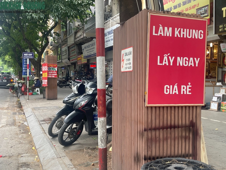 Loạt tủ điện ở Hà Nội được ‘khoác áo’ mới- Ảnh 8. Loạt tủ điện ở Hà Nội được ‘khoác áo’ mới- Ảnh 8.