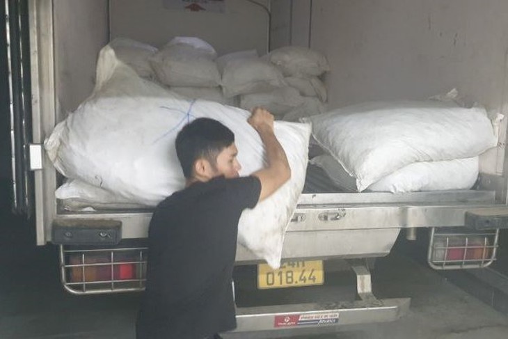 Lai Châu: Trong 2 ngày, thu giữ trên 1,9 tấn chân gà không rõ nguồn gốc- Ảnh 3. Lai Châu: Trong 2 ngày, thu giữ trên 1,9 tấn chân gà không rõ nguồn gốc- Ảnh 3.