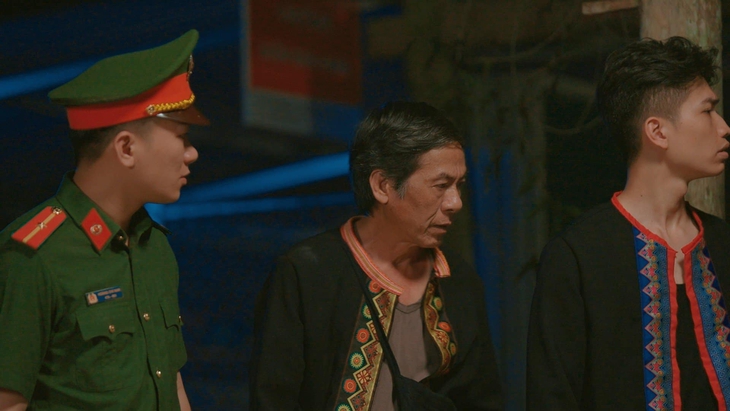 'Đi giữa trời rực rỡ' đạt tỷ view vẫn gây tranh cãi, giới chuyên môn nói gì?- Ảnh 5. 'Đi giữa trời rực rỡ' đạt tỷ view vẫn gây tranh cãi, giới chuyên môn nói gì?- Ảnh 5.