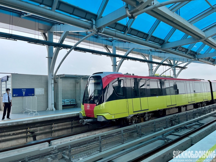 Tuyến metro Nhổn - ga Hà Nội: Người dân phấn khởi vì tiện đi lại, không tắc đường- Ảnh 1.