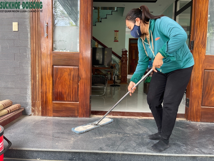 Nhà dân gần công trường cao tốc đoạn Vạn Ninh - Cam Lộ xuất hiện hàng loạt vết nứt- Ảnh 2. Nhà dân gần công trường cao tốc đoạn Vạn Ninh - Cam Lộ xuất hiện hàng loạt vết nứt- Ảnh 2.