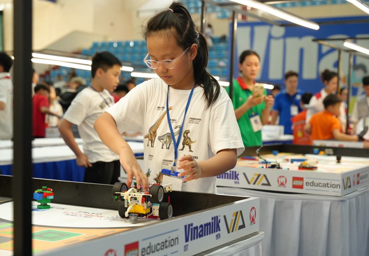 Vinamilk đồng hành cùng hơn 1500 tài năng trẻ trong cuộc thi ROBOTACON WRO 2024- Ảnh 4. Vinamilk đồng hành cùng hơn 1500 tài năng trẻ trong cuộc thi ROBOTACON WRO 2024- Ảnh 4.