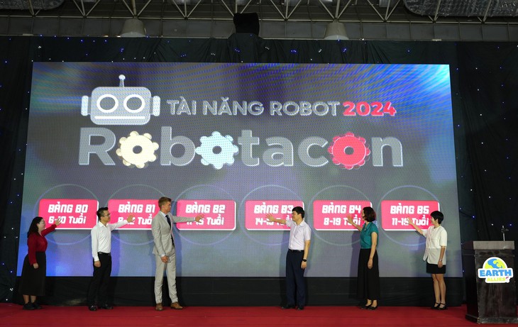 Vinamilk đồng hành cùng hơn 1500 tài năng trẻ trong cuộc thi ROBOTACON WRO 2024- Ảnh 6. Vinamilk đồng hành cùng hơn 1500 tài năng trẻ trong cuộc thi ROBOTACON WRO 2024- Ảnh 6.