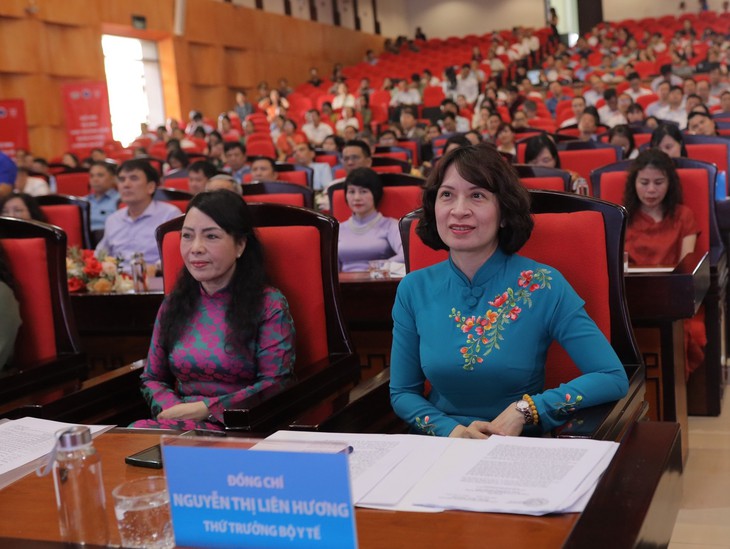 Mít tinh hưởng ứng Ngày Vệ sinh yêu nước nâng cao sức khỏe nhân dân, phát động cuộc thi Cơ sở y tế Xanh - Sạch - Đẹp lần thứ I- Ảnh 2. Mít tinh hưởng ứng Ngày Vệ sinh yêu nước nâng cao sức khỏe nhân dân, phát động cuộc thi Cơ sở y tế Xanh - Sạch - Đẹp lần thứ I- Ảnh 2.