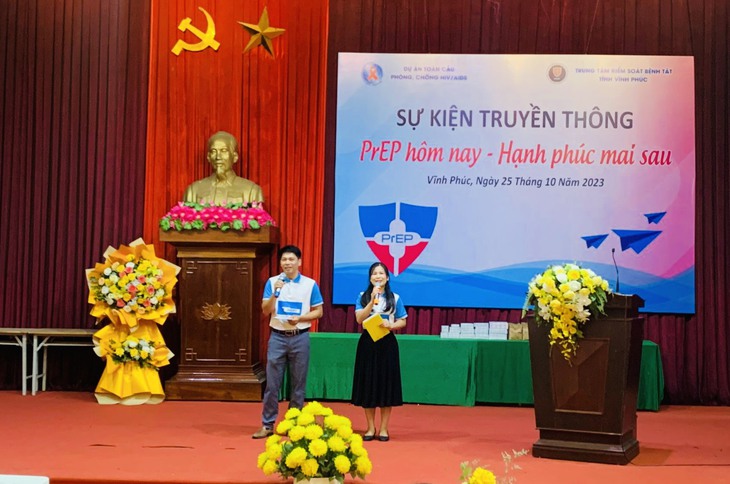 Phòng chống HIV/AIDS trong sinh viên Trường Đại học Y Hà Nội- Ảnh 1. Phòng chống HIV/AIDS trong sinh viên Trường Đại học Y Hà Nội- Ảnh 1.