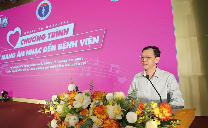 Thứ trưởng Nguyễn Tri Thức: 'Mang âm nhạc đến bệnh viện' là liều thuốc tinh thần ý nghĩa với người bệnh và cả thầy thuốc- Ảnh 1. Thứ trưởng Nguyễn Tri Thức: 'Mang âm nhạc đến bệnh viện' là liều thuốc tinh thần ý nghĩa với người bệnh và cả thầy thuốc- Ảnh 1.