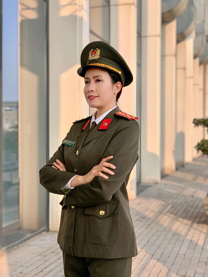 Cuộc sống viên mãn của nữ diễn viên mang quân hàm Thiếu tá công an- Ảnh 1. Cuộc sống viên mãn của nữ diễn viên mang quân hàm Thiếu tá công an- Ảnh 1.