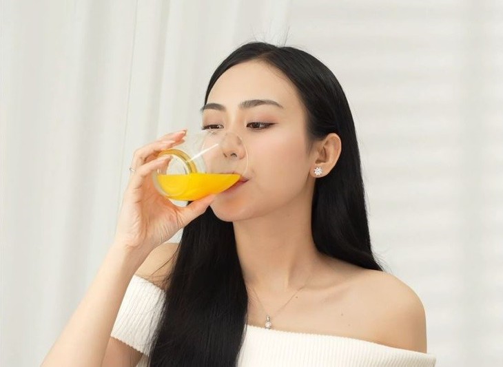 Tái tạo vẻ đẹp rạng rỡ từ bên trong cơ thể với mật ong- Ảnh 1. Tái tạo vẻ đẹp rạng rỡ từ bên trong cơ thể với mật ong- Ảnh 1.