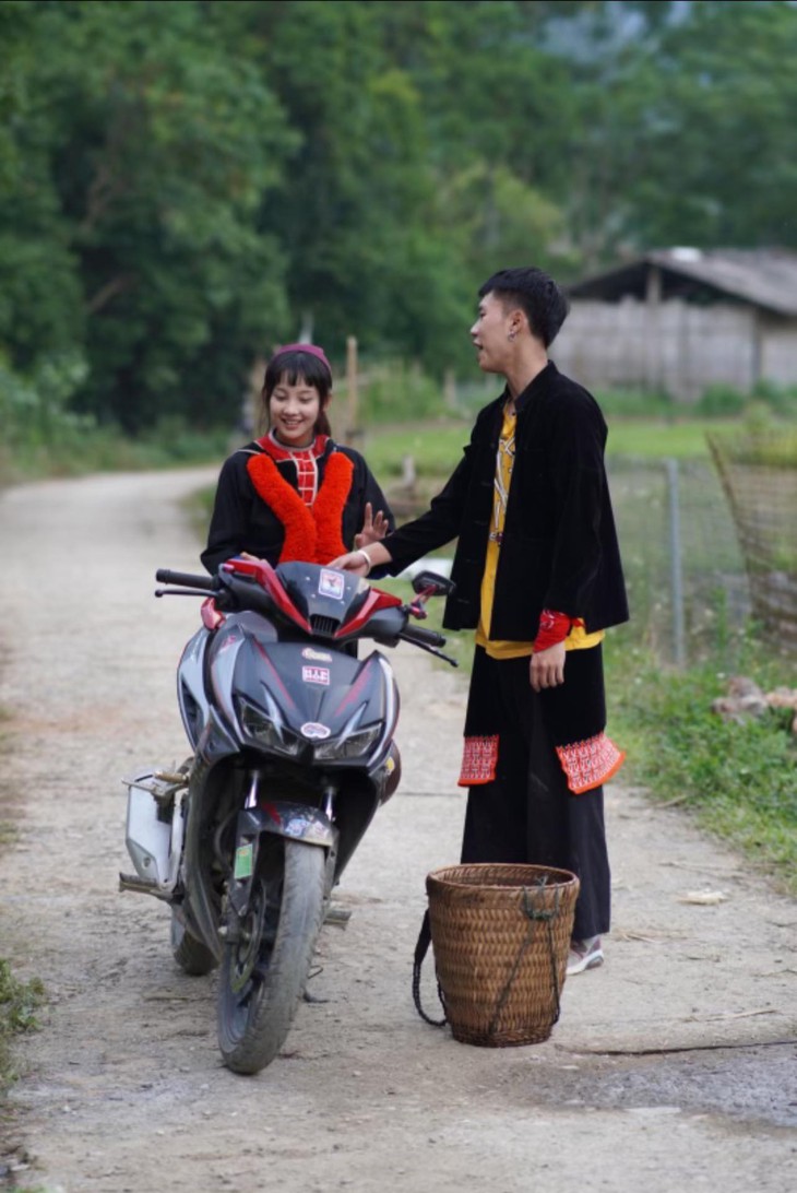 Khoảnh khắc đáng yêu không lên sóng của nữ chính 'Đi giữa trời rực rỡ'- Ảnh 1. Khoảnh khắc đáng yêu không lên sóng của nữ chính 'Đi giữa trời rực rỡ'- Ảnh 1.