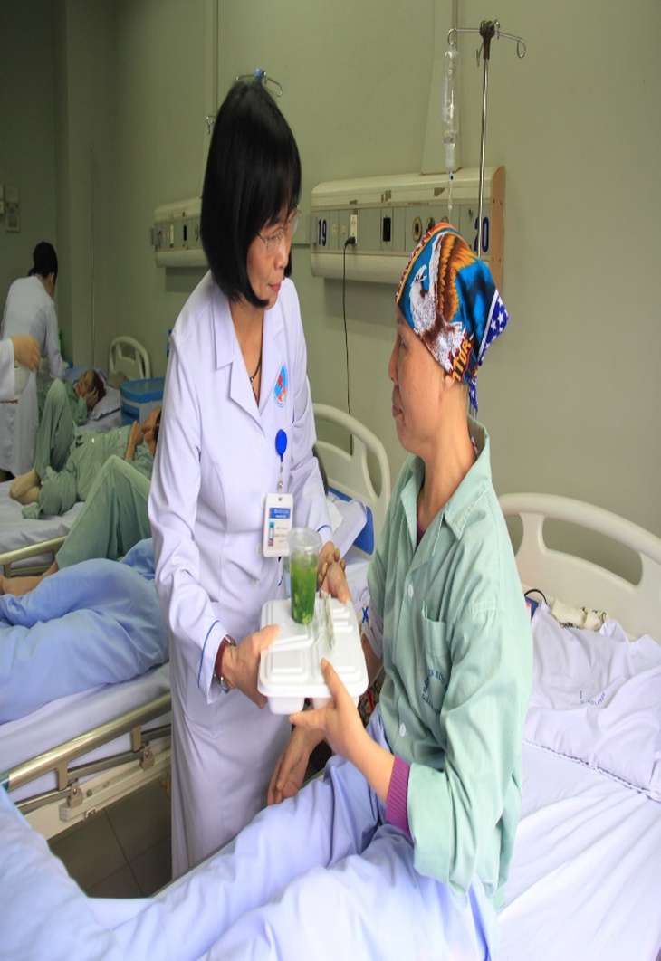Bệnh viện Hữu Nghị: Đổi mới phong cách hướng tới sự hài lòng của người bệnh- Ảnh 3. Bệnh viện Hữu Nghị: Đổi mới phong cách hướng tới sự hài lòng của người bệnh- Ảnh 3.