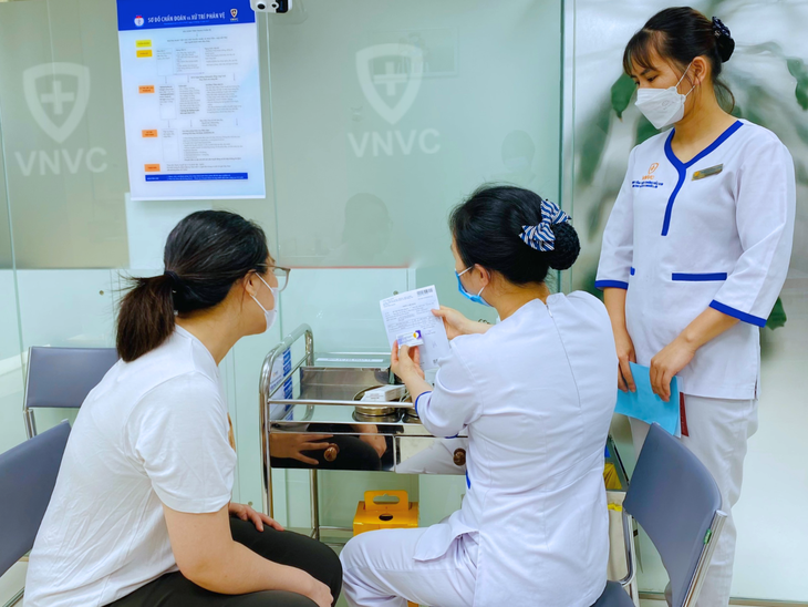 Người khỏe mạnh mang vi khuẩn bạch hầu có thể kéo dài đến 4 tuần- Ảnh 2. Người khỏe mạnh mang vi khuẩn bạch hầu có thể kéo dài đến 4 tuần- Ảnh 2.