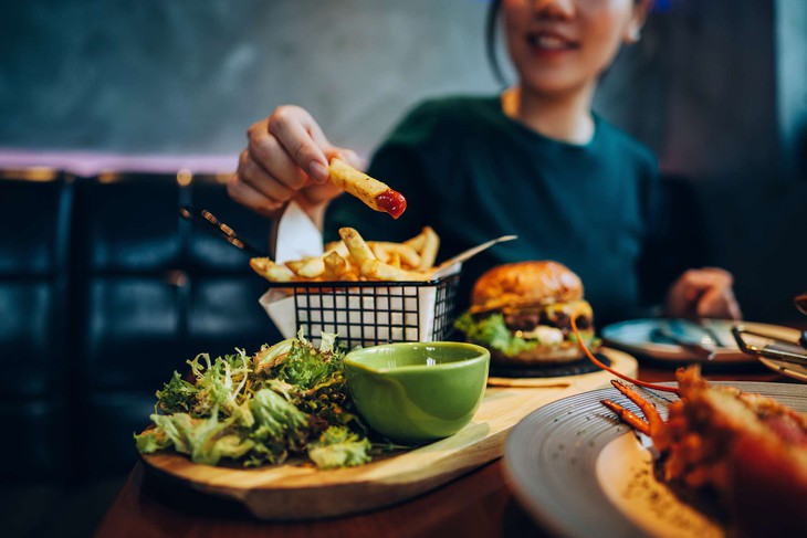 Cách giảm suy thận ở người trẻ- Ảnh 2.