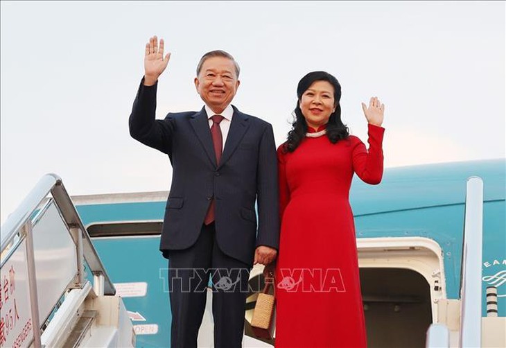 Tổng Bí thư, Chủ tịch nước Tô Lâm và Phu nhân đến Bắc Kinh- Ảnh 1. Tổng Bí thư, Chủ tịch nước Tô Lâm và Phu nhân đến Bắc Kinh- Ảnh 1.