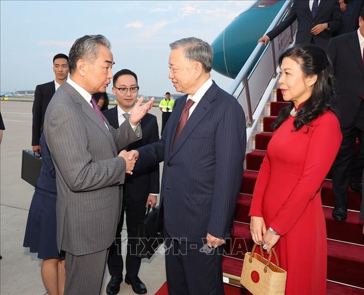 Tổng Bí thư, Chủ tịch nước Tô Lâm và Phu nhân đến Bắc Kinh- Ảnh 3. Tổng Bí thư, Chủ tịch nước Tô Lâm và Phu nhân đến Bắc Kinh- Ảnh 3.