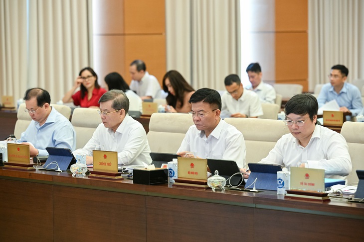 UBTVQH sắp chất vấn liên quan đến 9 lĩnh vực - Ảnh 3. UBTVQH sắp chất vấn liên quan đến 9 lĩnh vực - Ảnh 3.