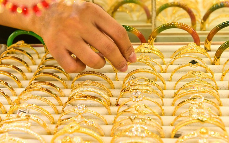 Giá vàng hôm nay ngày 19/8 giảm mạnh phiên đầu tuần