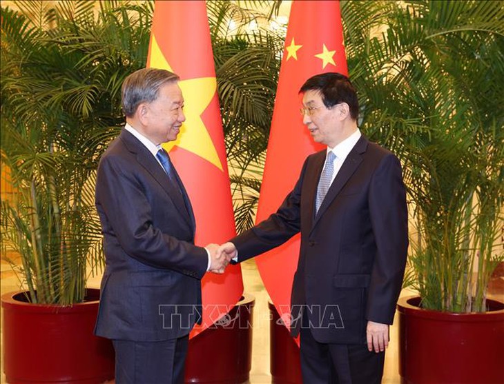 Tổng Bí thư, Chủ tịch nước Tô Lâm hội kiến Chủ tịch Chính hiệp toàn quốc Trung Quốc- Ảnh 1. Tổng Bí thư, Chủ tịch nước Tô Lâm hội kiến Chủ tịch Chính hiệp toàn quốc Trung Quốc- Ảnh 1.