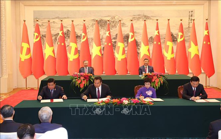Hội đàm cấp cao giữa Tổng Bí thư, Chủ tịch nước Việt Nam và Trung Quốc- Ảnh 6. Hội đàm cấp cao giữa Tổng Bí thư, Chủ tịch nước Việt Nam và Trung Quốc- Ảnh 6.