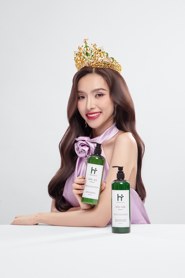 Bí quyết giữ gìn mái tóc chắc khỏe của Nàng hậu Miss Grand Lê Phan Hạnh Nguyên- Ảnh 1. Bí quyết giữ gìn mái tóc chắc khỏe của Nàng hậu Miss Grand Lê Phan Hạnh Nguyên- Ảnh 1.