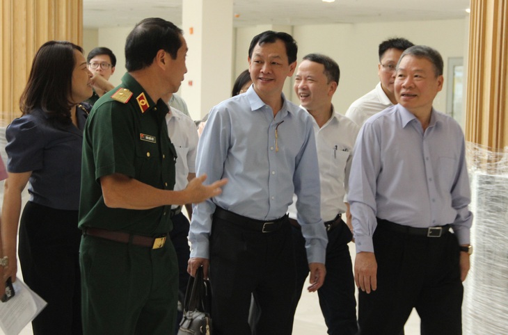 Ban Bảo vệ, chăm sóc sức khỏe cán bộ Trung ương, Thứ trưởng Bộ Y tế Nguyễn Tri Thức làm việc với Bệnh viện Quân y 175. Ảnh: Xuân Dự Ban Bảo vệ, chăm sóc sức khỏe cán bộ Trung ương, Thứ trưởng Bộ Y tế Nguyễn Tri Thức làm việc với Bệnh viện Quân y 175. Ảnh: Xuân Dự