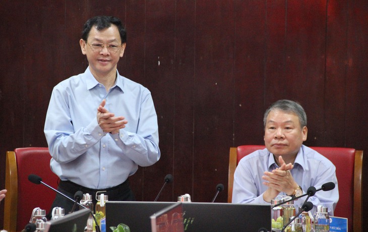 Thứ trưởng Bộ Y tế Nguyễn Tri Thức trong buổi làm việc với Bệnh viện Thống Nhất. Ảnh: Xuân Dự Thứ trưởng Bộ Y tế Nguyễn Tri Thức trong buổi làm việc với Bệnh viện Thống Nhất. Ảnh: Xuân Dự