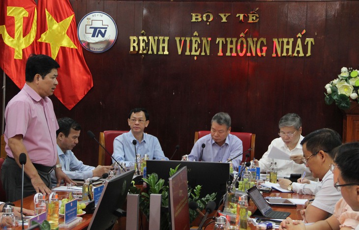 Ban Bảo vệ, chăm sóc sức khỏe cán bộ Trung ương, Thứ trưởng Bộ Y tế Nguyễn Tri Thức với Bệnh viện Thống Nhất. Ảnh: Xuân Dự Ban Bảo vệ, chăm sóc sức khỏe cán bộ Trung ương, Thứ trưởng Bộ Y tế Nguyễn Tri Thức với Bệnh viện Thống Nhất. Ảnh: Xuân Dự