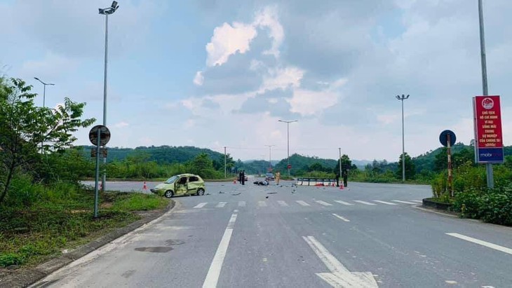 Công an thông tin vụ nữ tài xế lái xe phân khối lớn tông ngang ô tô làm 3 người nhập viện- Ảnh 1. Công an thông tin vụ nữ tài xế lái xe phân khối lớn tông ngang ô tô làm 3 người nhập viện- Ảnh 1.