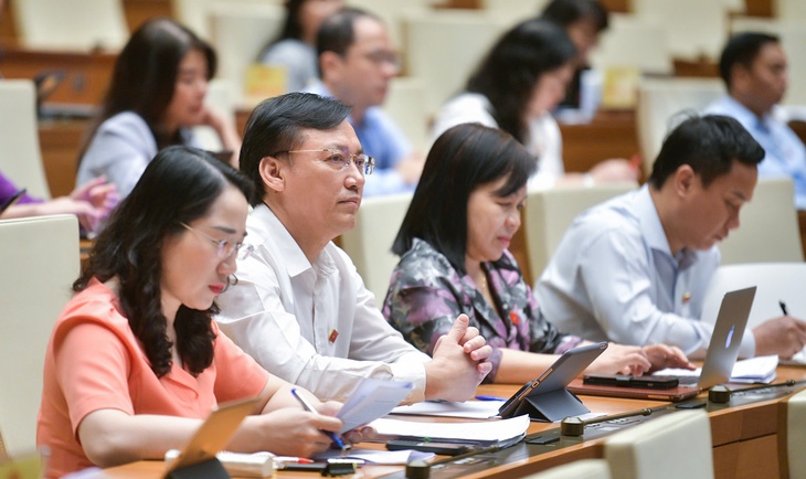 ĐBQH chất vấn cách tính giá điện chưa phù hợp, Bộ trưởng Bộ Công thương nói gì?- Ảnh 2. ĐBQH chất vấn cách tính giá điện chưa phù hợp, Bộ trưởng Bộ Công thương nói gì?- Ảnh 2.