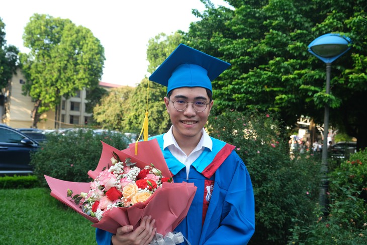 Tân thủ khoa bác sĩ chia sẻ lý do chọn học ngành Y- Ảnh 1. Tân thủ khoa bác sĩ chia sẻ lý do chọn học ngành Y- Ảnh 1.