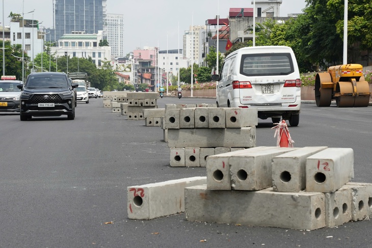 Hoàn thành đường Âu Cơ - Nghi Tàm sau nhiều lần lỡ hẹn- Ảnh 5. Hoàn thành đường Âu Cơ - Nghi Tàm sau nhiều lần lỡ hẹn- Ảnh 5.