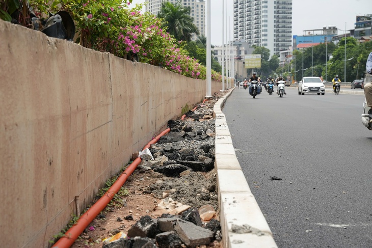 Hoàn thành đường Âu Cơ - Nghi Tàm sau nhiều lần lỡ hẹn- Ảnh 6. Hoàn thành đường Âu Cơ - Nghi Tàm sau nhiều lần lỡ hẹn- Ảnh 6.