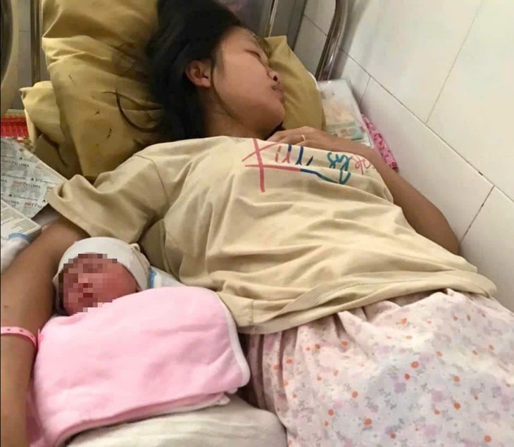 Công an dùng ô tô chuyên dụng đưa sản phụ đi cấp cứu giữa đêm- Ảnh 2.