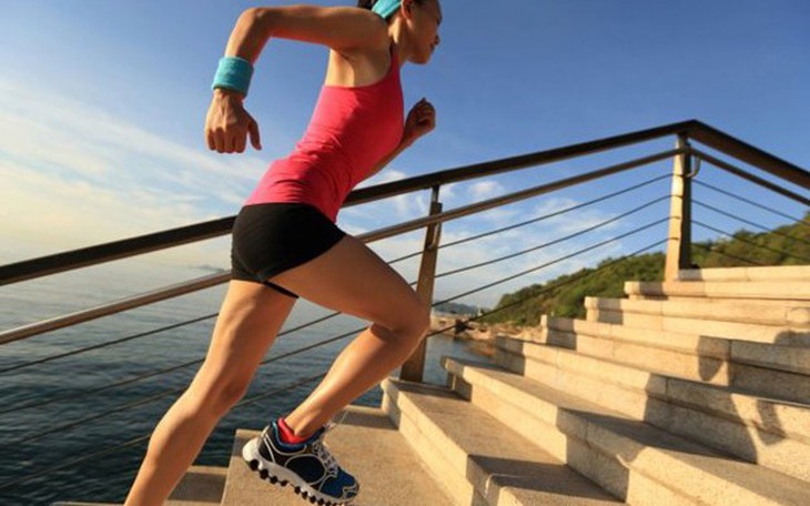 Sau tuổi 50, leo cầu thang giúp tăng cường sức khỏe tim mạch - Ảnh 2.
