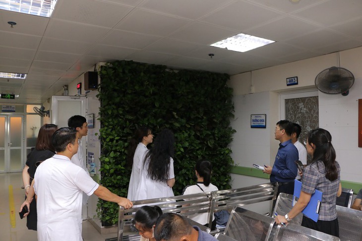 'Bức tường xanh bệnh viện', phong trào ý nghĩa nhằm bảo vệ môi trường và 'xanh hóa' bệnh viện- Ảnh 3. 'Bức tường xanh bệnh viện', phong trào ý nghĩa nhằm bảo vệ môi trường và 'xanh hóa' bệnh viện- Ảnh 3.