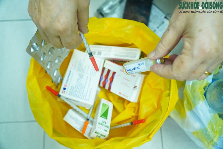 Nâng cao nhận thức người dân trong xử lý rác thải y tế tại nhà- Ảnh 1. Nâng cao nhận thức người dân trong xử lý rác thải y tế tại nhà- Ảnh 1.