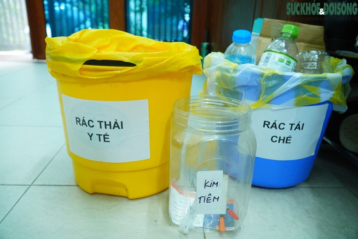 Nâng cao nhận thức người dân trong xử lý rác thải y tế tại nhà- Ảnh 4. Nâng cao nhận thức người dân trong xử lý rác thải y tế tại nhà- Ảnh 4.