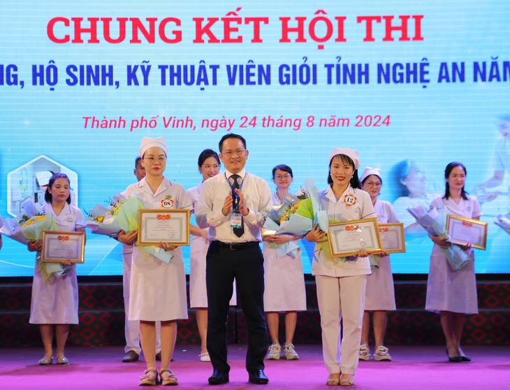 Hội thi điều dưỡng, hộ sinh, kỹ thuật viên giỏi Nghệ An- Ảnh 5. Hội thi điều dưỡng, hộ sinh, kỹ thuật viên giỏi Nghệ An- Ảnh 5.