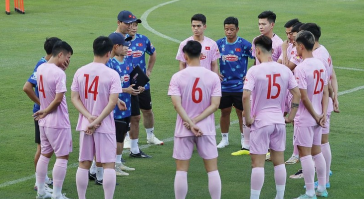 Giải giao hữu LPBank Cup 2024: Cái khó của HLV Kim Sang Sik- Ảnh 1. Giải giao hữu LPBank Cup 2024: Cái khó của HLV Kim Sang Sik- Ảnh 1.