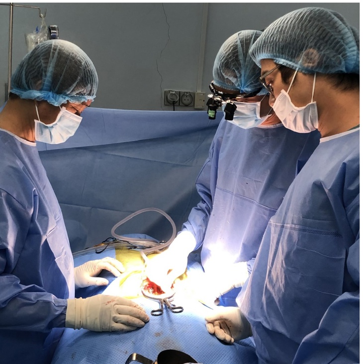 Thiếu nữ 15 tuổi thoát cảnh 'chân thấp chân cao' sau phẫu thuật chỉnh vẹo cột sống- Ảnh 1. Thiếu nữ 15 tuổi thoát cảnh 'chân thấp chân cao' sau phẫu thuật chỉnh vẹo cột sống- Ảnh 1.