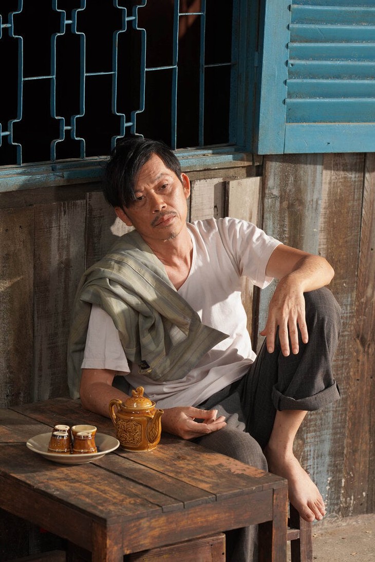 Hoài Linh nói gì với 'vai diễn bị đánh đập nhiều nhất' khi trở lại điện ảnh?- Ảnh 1. Hoài Linh nói gì với 'vai diễn bị đánh đập nhiều nhất' khi trở lại điện ảnh?- Ảnh 1.