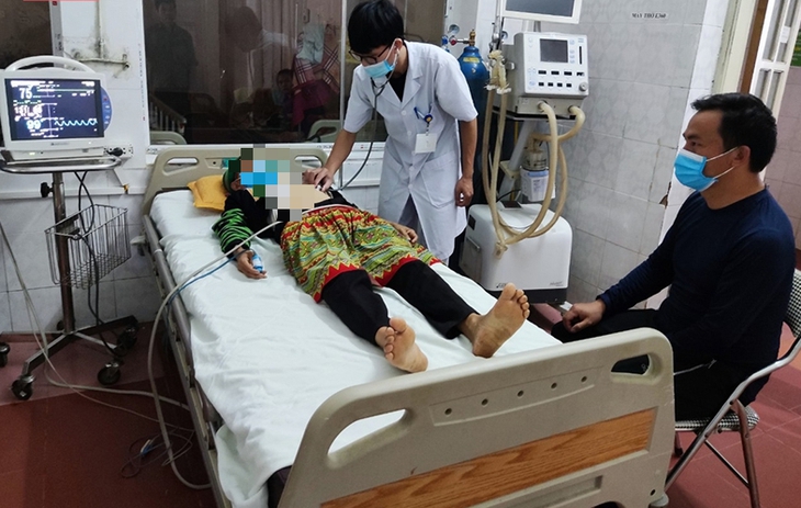 Phấn đấu để người bệnh được hưởng các dịch vụ y tế chất lượng ngay tại tuyến huyện- Ảnh 1.