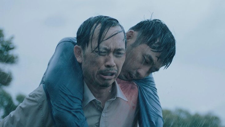 Hoài Linh nói gì với 'vai diễn bị đánh đập nhiều nhất' khi trở lại điện ảnh?- Ảnh 2. Hoài Linh nói gì với 'vai diễn bị đánh đập nhiều nhất' khi trở lại điện ảnh?- Ảnh 2.