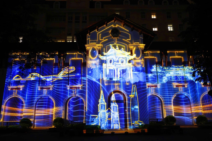 Ấn tượng màn trình chiếu 3D mapping kỷ niệm 79 năm ngày truyền thống ngành TT&TT- Ảnh 8. Ấn tượng màn trình chiếu 3D mapping kỷ niệm 79 năm ngày truyền thống ngành TT&TT- Ảnh 8.