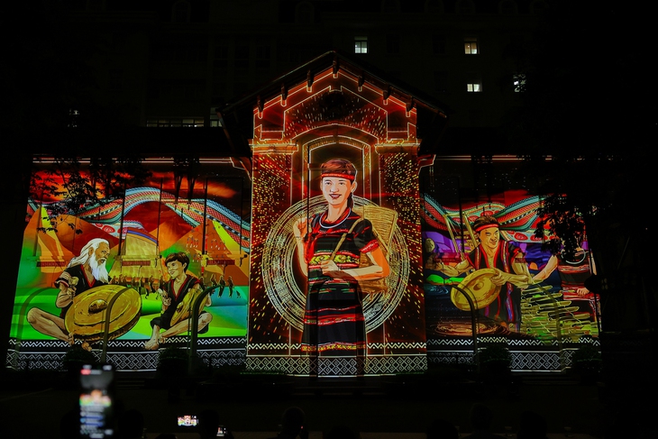 Ấn tượng màn trình chiếu 3D mapping kỷ niệm 79 năm ngày truyền thống ngành TT&TT- Ảnh 5. Ấn tượng màn trình chiếu 3D mapping kỷ niệm 79 năm ngày truyền thống ngành TT&TT- Ảnh 5.