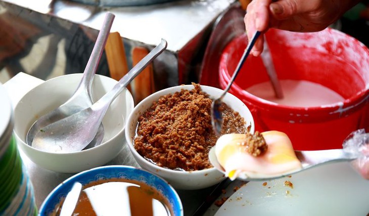 Thưởng thức bánh cuốn Cao Bằng, món ăn tuy quen mà lạ- Ảnh 3.