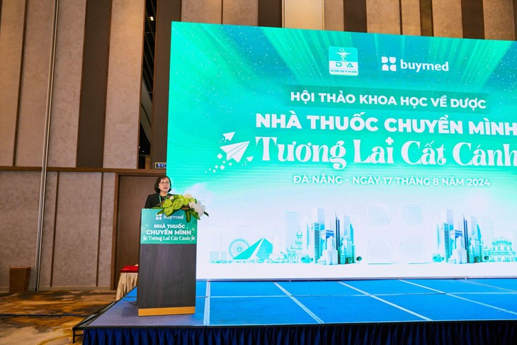 Hơn 800 nhà thuốc, dược sĩ tham gia hội thảo "Nhà thuốc chuyển mình tương lai cất cánh"- Ảnh 3. Hơn 800 nhà thuốc, dược sĩ tham gia hội thảo "Nhà thuốc chuyển mình tương lai cất cánh"- Ảnh 3.
