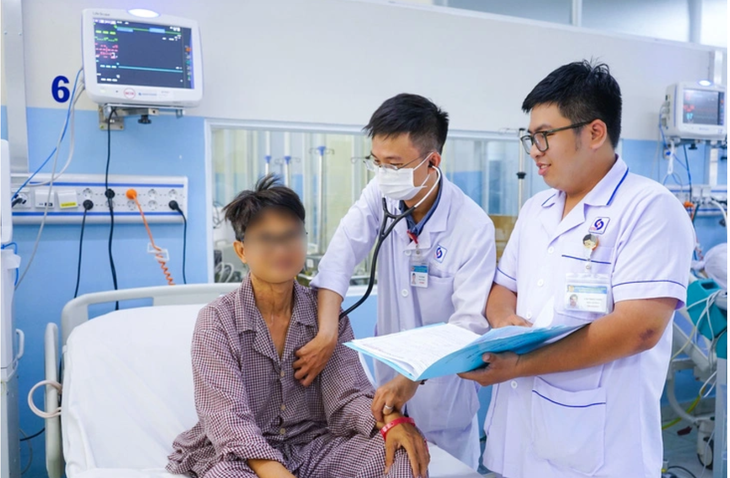 Bệnh viện ở TPHCM có tỷ lệ cứu sống ngưng tim ngoại viện lên tới hơn 70%- Ảnh 1. Bệnh viện ở TPHCM có tỷ lệ cứu sống ngưng tim ngoại viện lên tới hơn 70%- Ảnh 1.