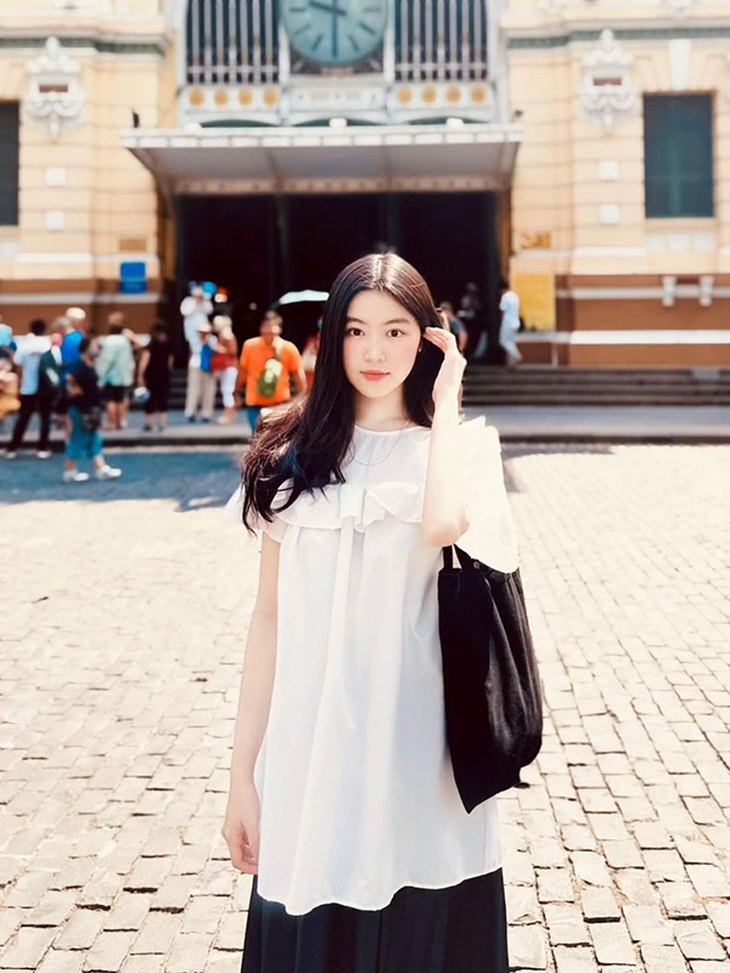Bị khán giả chê khi lần đầu diễn catwalk, Lọ Lem - con gái MC Quyền Linh nói gì?- Ảnh 7. Bị khán giả chê khi lần đầu diễn catwalk, Lọ Lem - con gái MC Quyền Linh nói gì?- Ảnh 7.