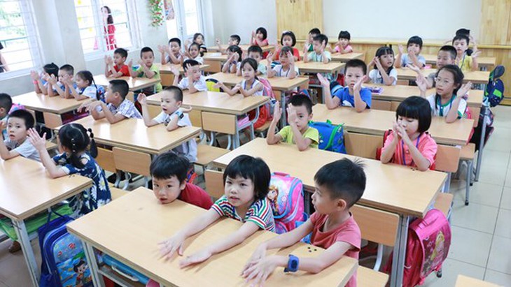 Bộ GD&ĐT yêu cầu năm học tới sĩ số lớp tiểu học chỉ 35 em/lớp- Ảnh 1. Bộ GD&ĐT yêu cầu năm học tới sĩ số lớp tiểu học chỉ 35 em/lớp- Ảnh 1.